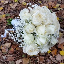 זר כלה ורדים בלבן + גיבסניות