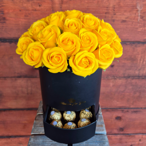 סידור פרחי סבון  צהוב בקופסא