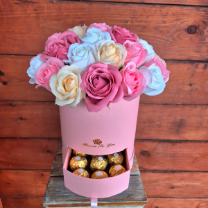 סידור פרחי סבון צבעוני  בקופסא