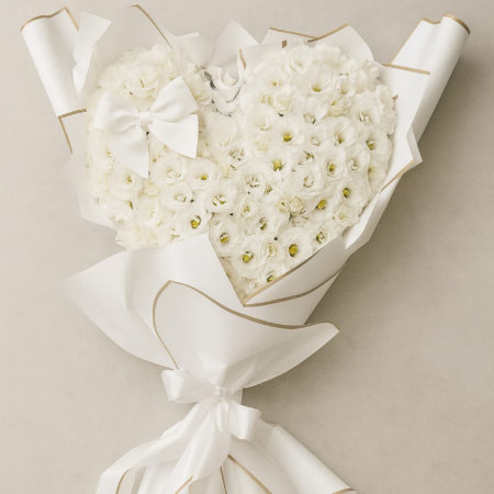 לב פרחים לבן